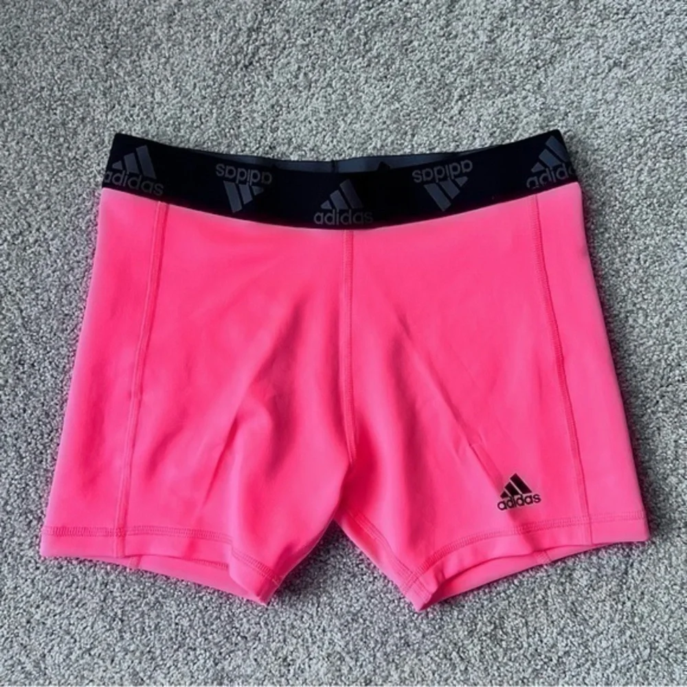 💚NWT Girls Adidas bright coral and black bike shorts size XL (16)
